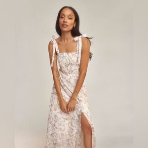 Chiffon Bow Strap Long Cocktail Dress
Colour: Morganite Floral Multi
Size: 14